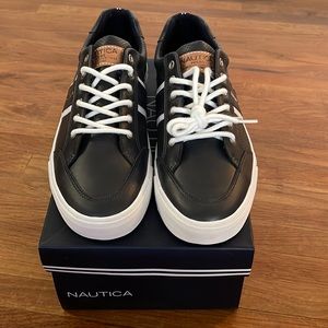 Nautica navy blue shoes, new, size 8